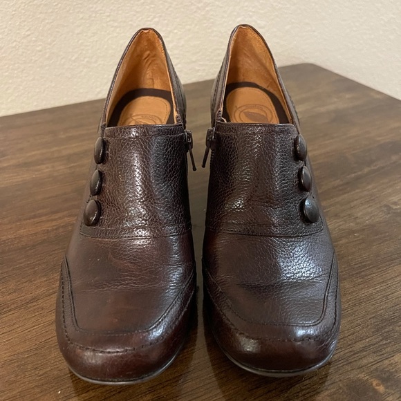 Women’s Nurture brown leather ankle booties - Picture 3 of 13